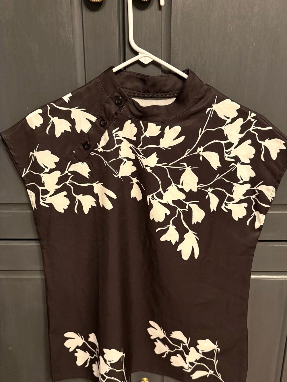 Black & Cream Floral Button-Shoulder Women's Top